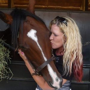 Meet your Posher, Suzanne